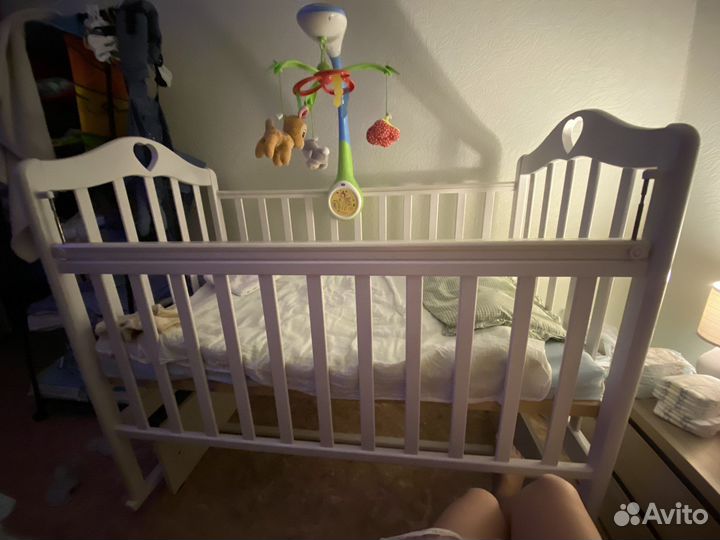 Кроватка с маятником