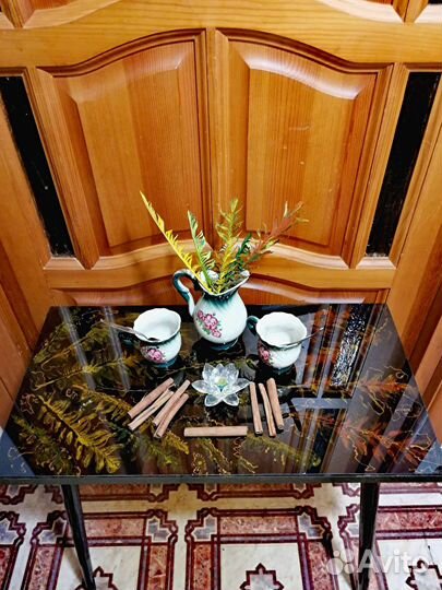 Зеркальный столик