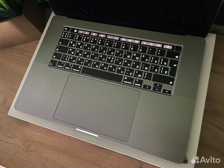 MacBook Pro 16 2019 i7 16gb Шикарный