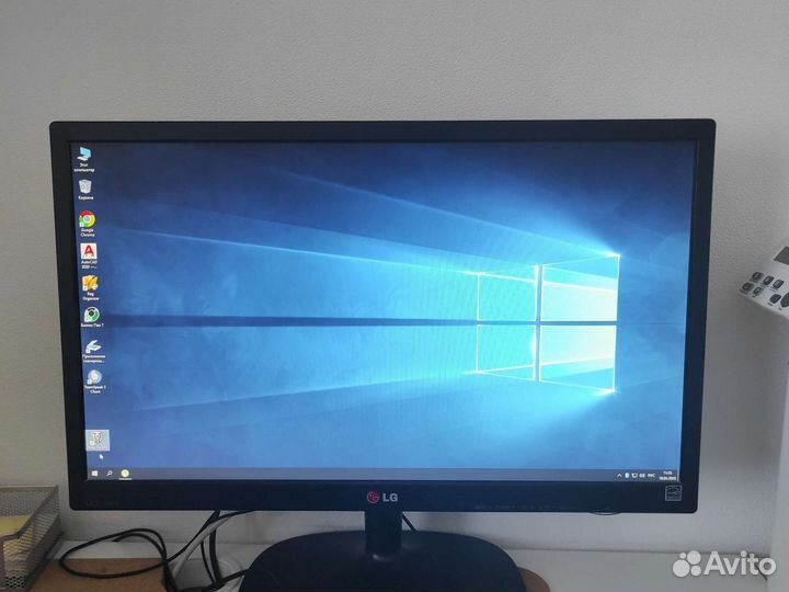 Монитор LG 22M35