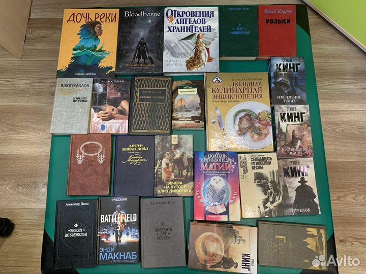 Книги в ассортименте