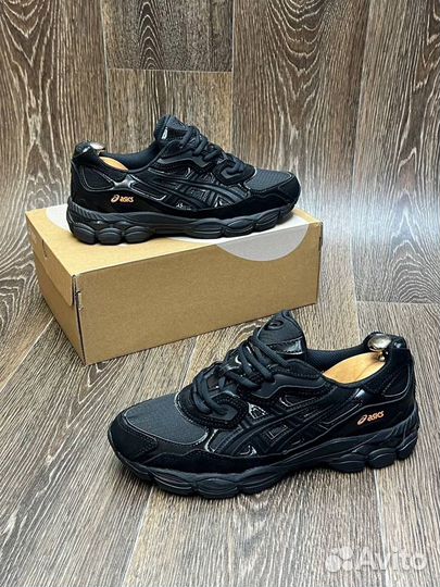 Кроссовки Asics