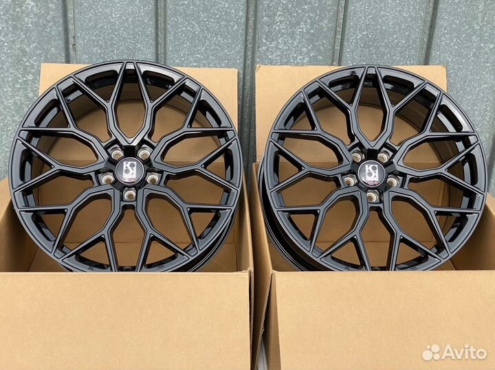 Диски Vossen HF2 style R19 5x108 Black Gloss