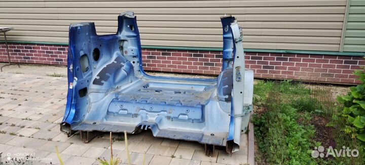 Кузов-задняя часть,suzuki grand vitara,трехдверная