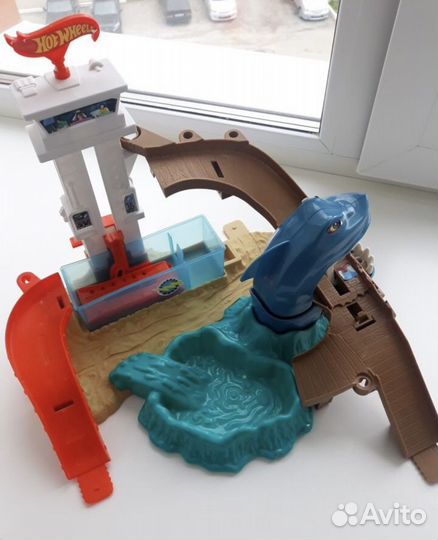 Hot wheels трек акула