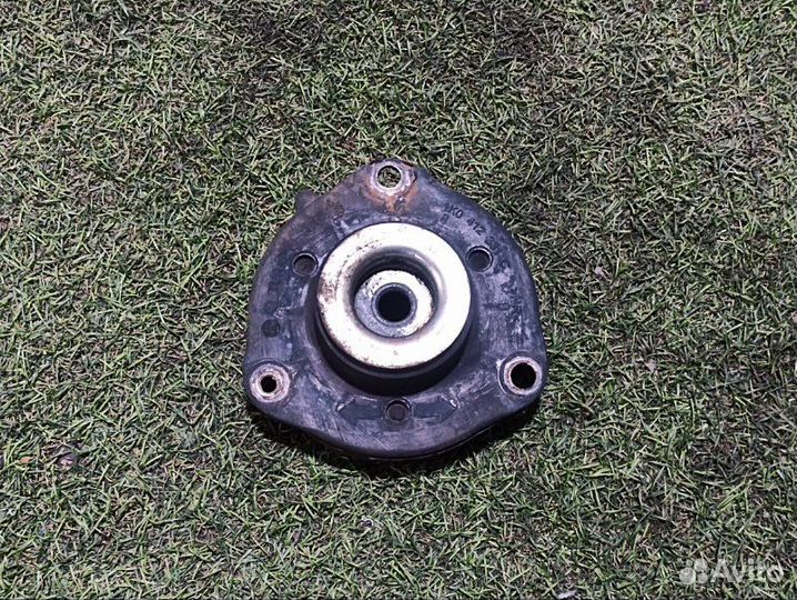 Опора амортизатора Volkswagen Jetta VI 1.6 cwva