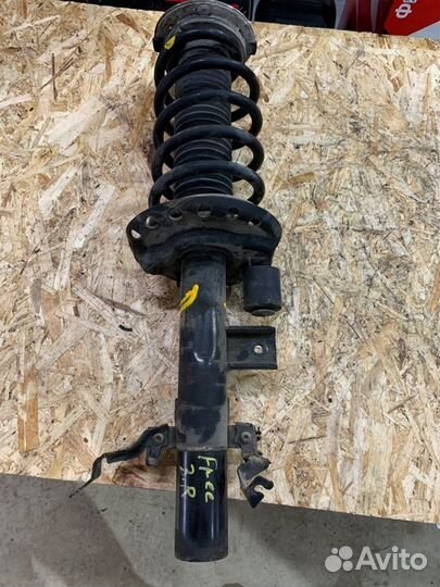 Стойка подвески задняя правая Land Rover