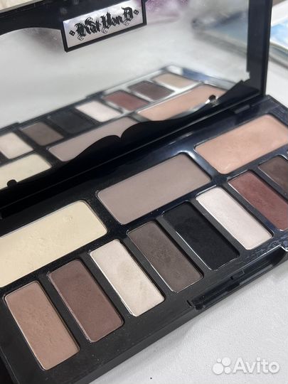 Палетка теней Kat Von D shade & light