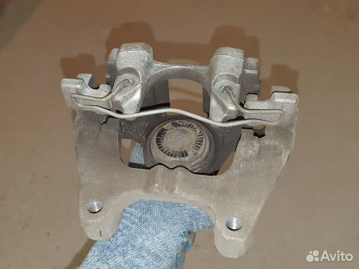 Задние тормозные суппорта VAG MQB 3Q0615424