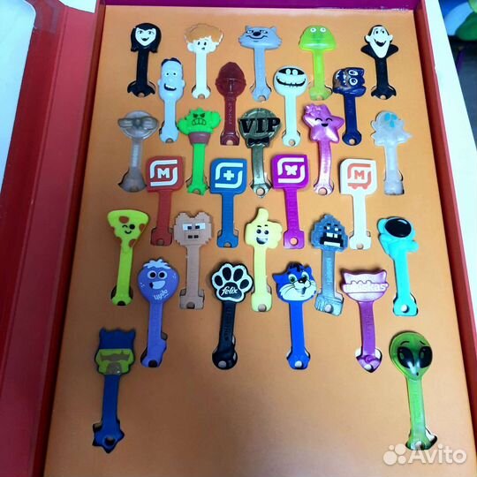 Скрепыши, треснутые 2, монеты из пятёрочки