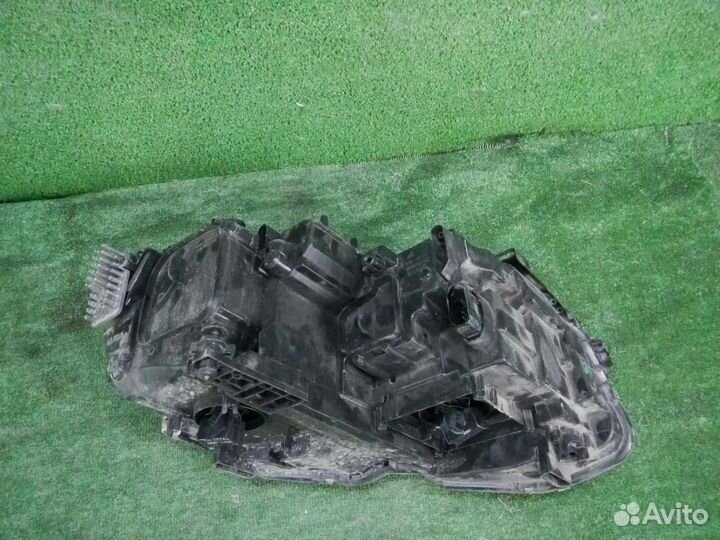 Фара левая Volkswagen Tiguan