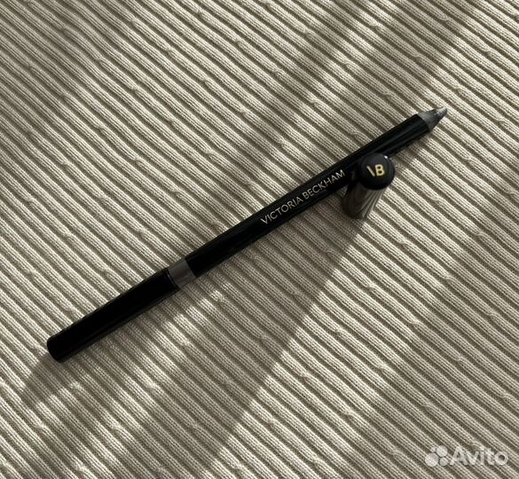 Victoria Beckham карандаш для век