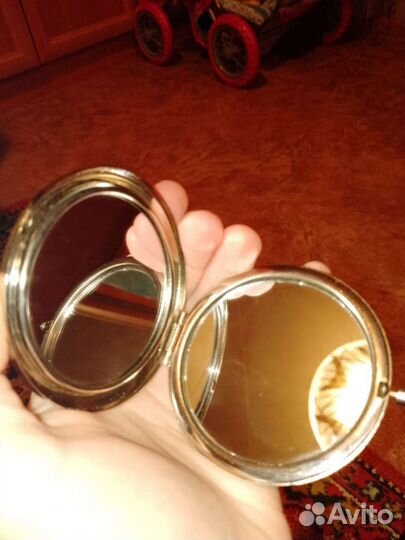 Зеркало косметическое