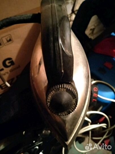 Утюг с подставкой