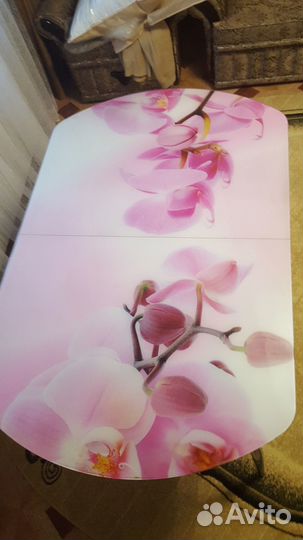 Продается стол обеденный