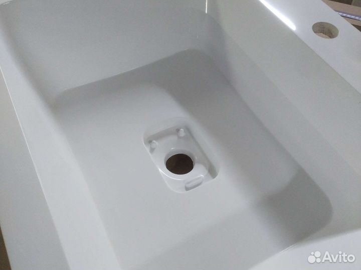 Раковина на тумбу для ванной