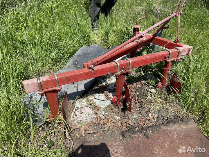 Плуг для трактора новый