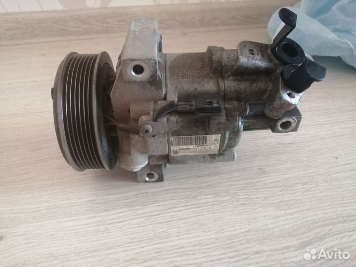 Компрессор кондиционера renault 926008367R