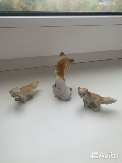 Статуэтка (Миниатюра) Лиса с детками