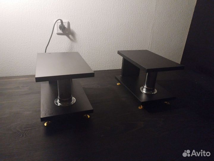 Стойки для студийных мониторов / акустики