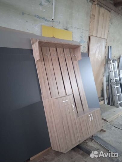 Вешалка в прихожую