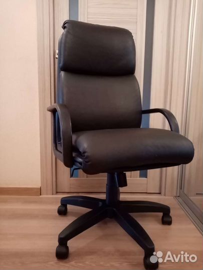 Компьютерное кресло