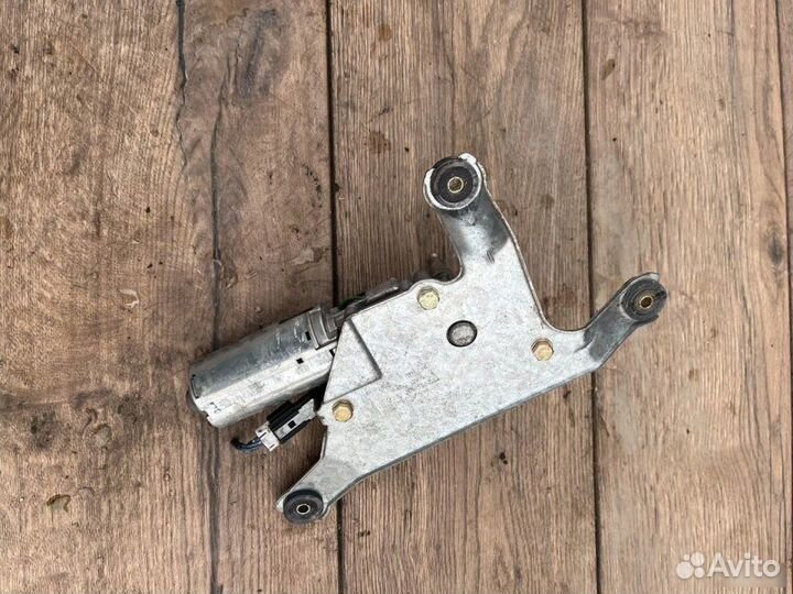 Дворник задний Mitsubishi Carisma 1.6