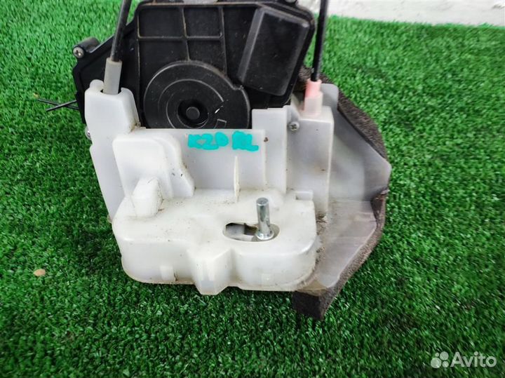 Замок двери задней левой Subaru Legacy/ Outback B