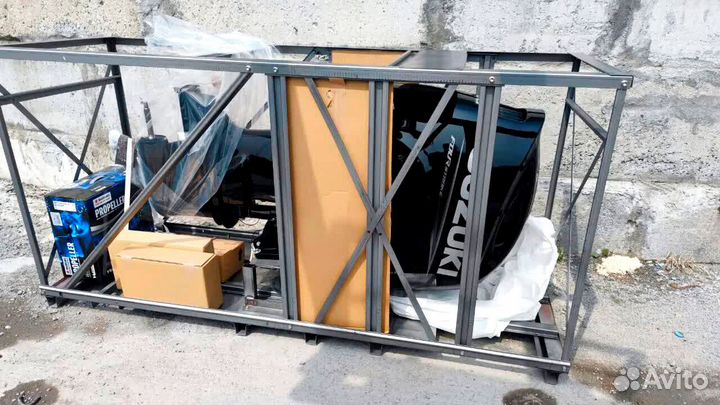 Мотор лодочный Suzuki DF200ATX черный в наличии