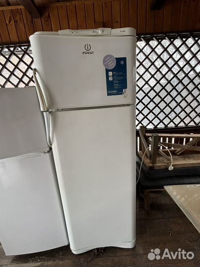 Холодильник indesit