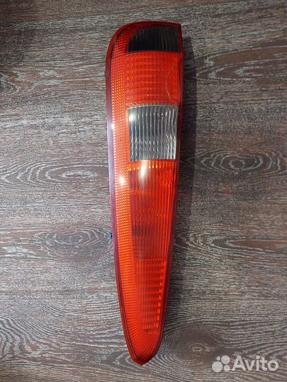 Фонарь задний правый Ford Fusion