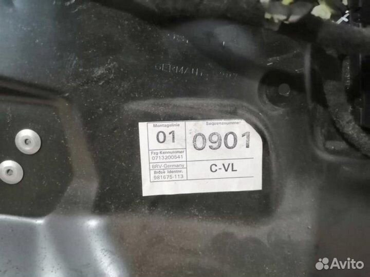 Стеклоподъемник передний левый Volkswagen Passat