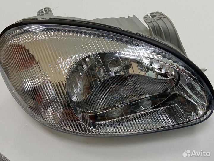 Фара правая Chevrolet Lanos