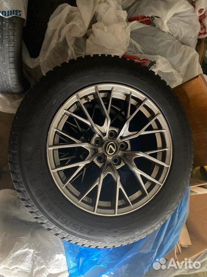 Зимняя резина R18 на дисках Lexus RX-350 оригинал
