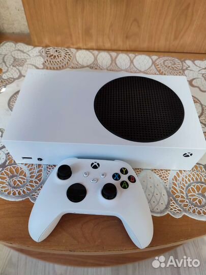 Xbox series s (ещё на гарантии)