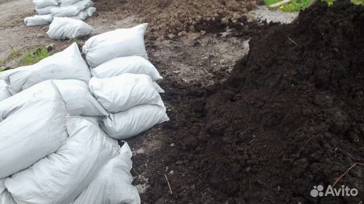 Чернозем плодородный грунт в мешках