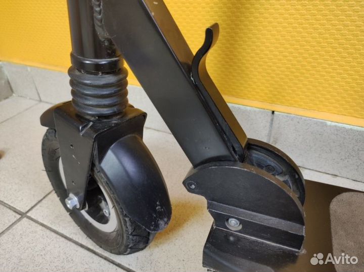 Электросамокат Yamato PES 0809