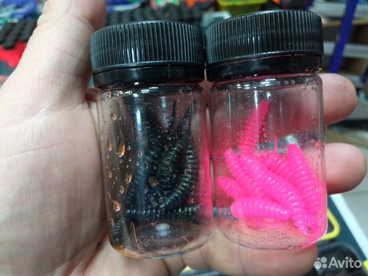 Набор черных и розовых форелевых приманок