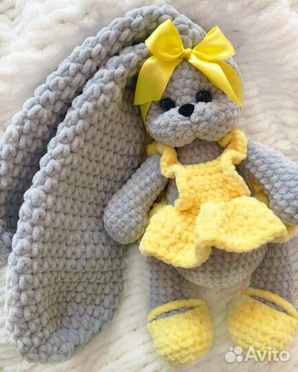Заяц зайка вязаная ручной работы с метрикой