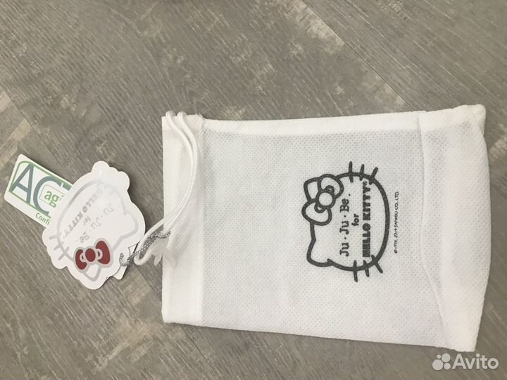 Слюнявчик и футляр для пустышек jujube Китти