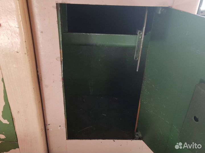 Сейф металлический