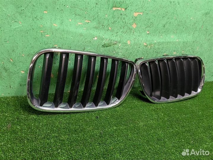 Решетка радиатора (комплект 2 шт) BMW X3 (E83) 20