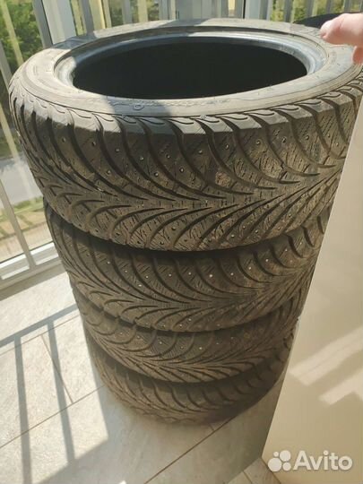 Sava Eskimo Stud 215/55 R17