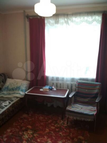 2-к. квартира, 43 м², 1/3 эт.
