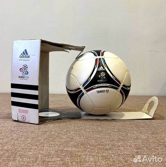 Футбольный мяч Adidas Tango Euro 2012 Новый