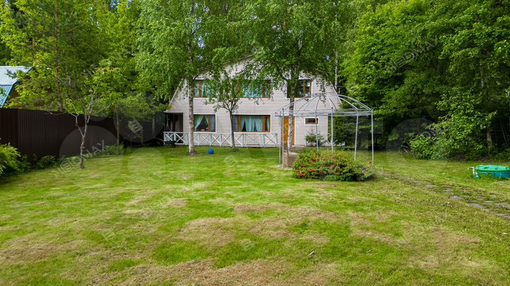 Дом 140 м² на участке 9 сот.