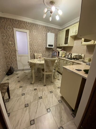 2-к. квартира, 65 м², 3/3 эт.