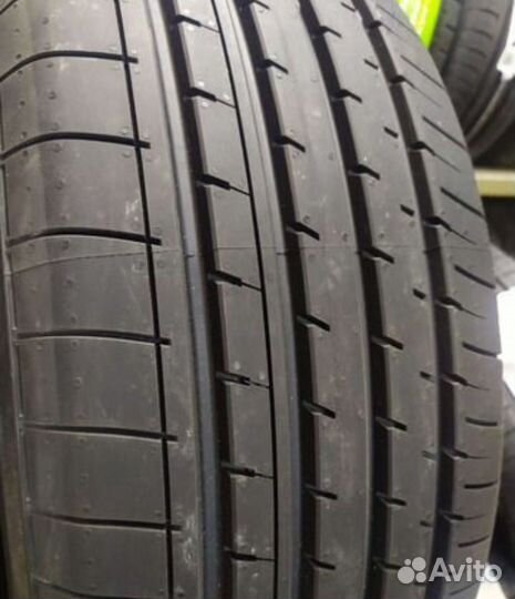 Yokohama BluEarth-XT AE61 215/70 R16