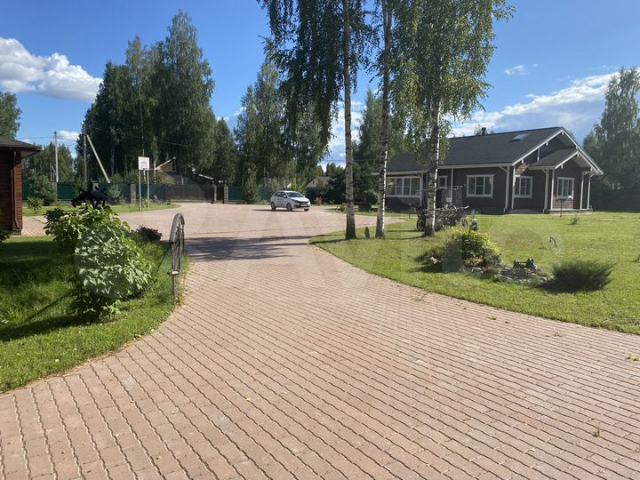 Дом 340 м² на участке 82,4 сот.