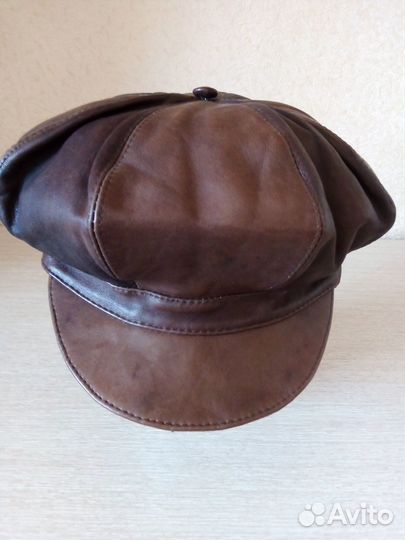 Кепка женская из натуральной кожи